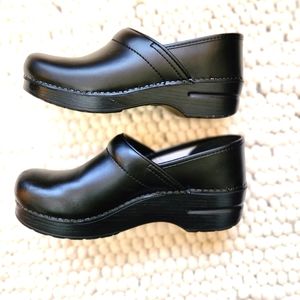 Dansko black leather clog. Size 39
